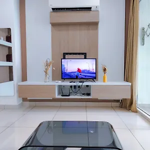 Apartment Family At Mansion One By Maj, George Town